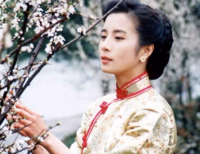 54歲岳翎隱居加拿大行蹤神秘,倆搭檔均稱找不到她!已低調結婚
