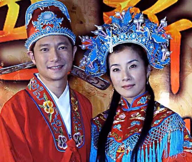 54歲岳翎隱居加拿大行蹤神秘,倆搭檔均稱找不到她!已低調結婚