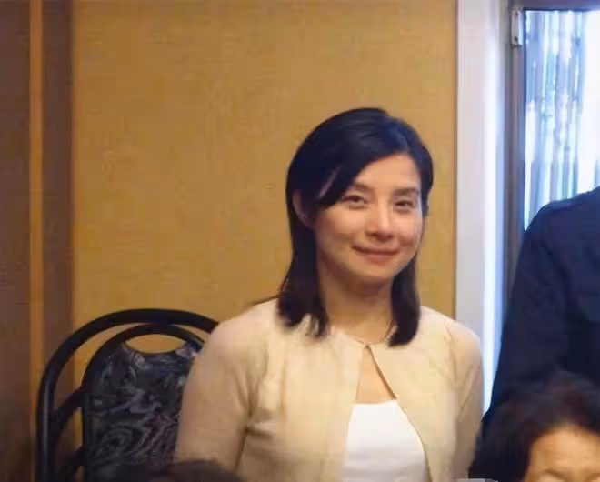 54歲岳翎隱居加拿大行蹤神秘,倆搭檔均稱找不到她!已低調結婚