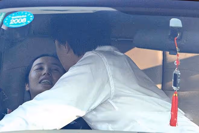 蔣雯麗家庭合照罕曝光,兒子又高又帥心情好,不受媽媽非議影響