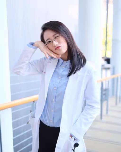 恭喜!前港姐越愛越高調戀情曝光,男方家庭富貴是唱片公司太子爺