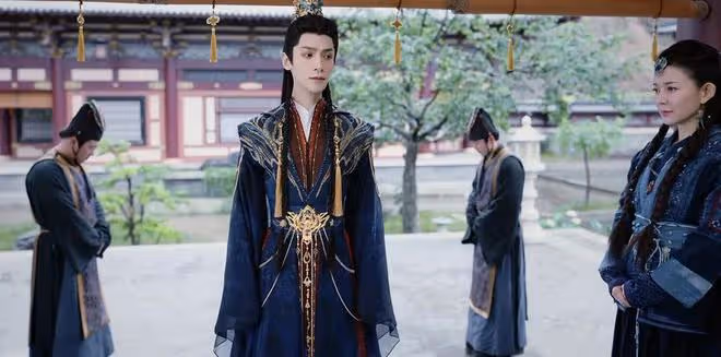 《長月燼明》羅雲熙白鹿無CP感?還不如和陳都靈搭,體型差很重要