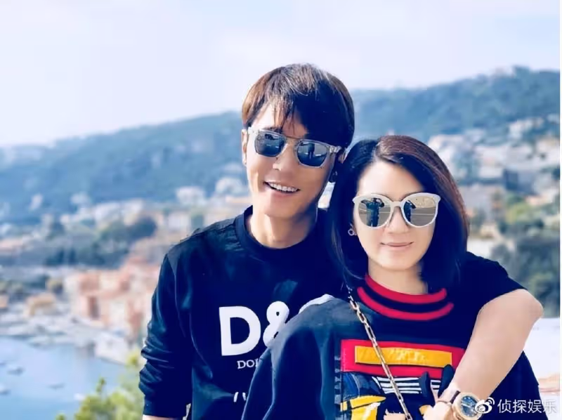 張丹峰否認婚變後曬女兒近照,9歲彤彤越長越美,和媽媽洪欣超像