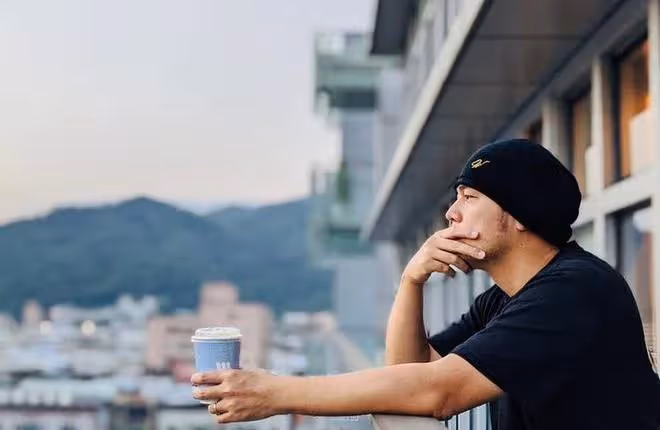 周杰倫在新加坡一晚賭輸4700萬,網友:他開演唱會就是為了割韭菜