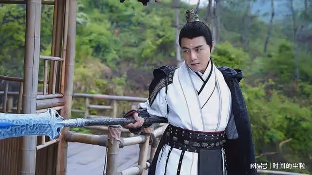 《牛魔王之魔王再臨》：劇情老套，將美女露肉當做「流量密碼」！