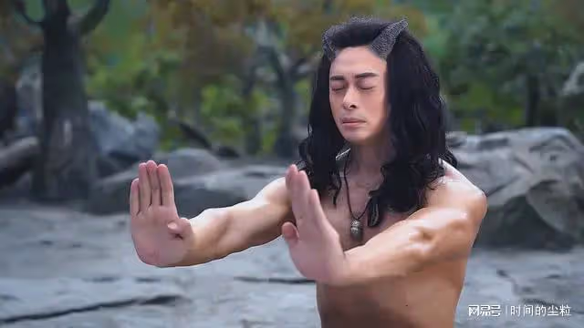 《牛魔王之魔王再臨》：劇情老套，將美女露肉當做「流量密碼」！
