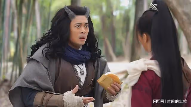 《牛魔王之魔王再臨》:劇情老套,將美女露肉當做「流量密碼」!