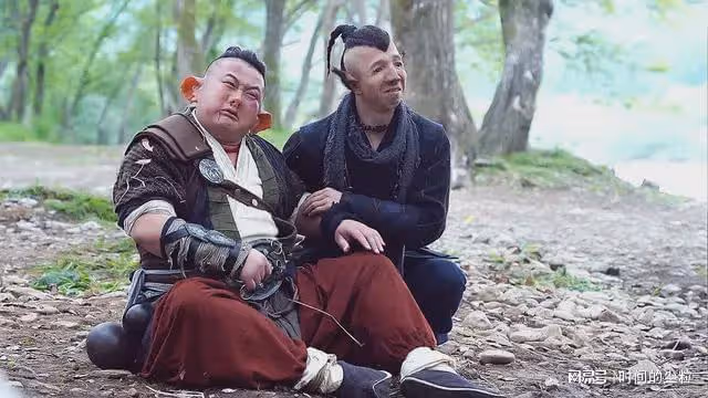 《牛魔王之魔王再臨》:劇情老套,將美女露肉當做「流量密碼」!
