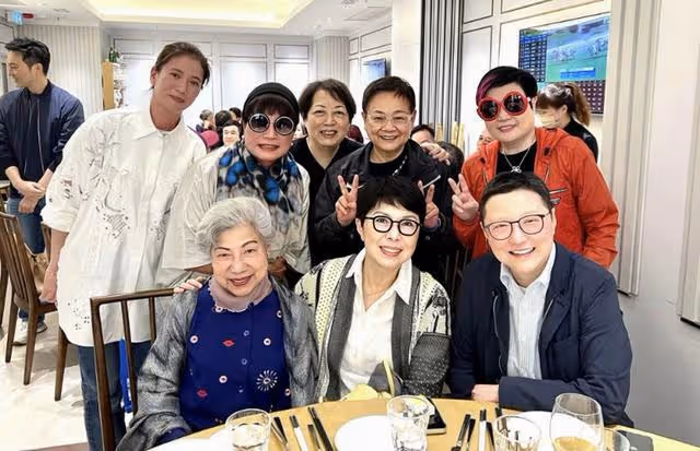 香港知名女星罕露面，做骨髓檢驗被曝患重病，與富貴女友恩愛十年