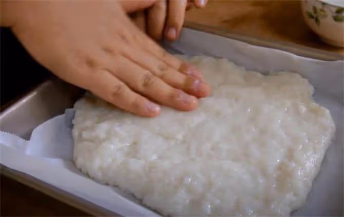 紅糖糍粑，手動敲打20分鐘才能做成的美味，香酥軟糯，飯店必點