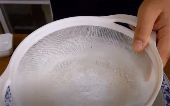 做桃酥，切記別只用麵粉，訣竅告訴你，酥脆醇香不發軟，簡單實用