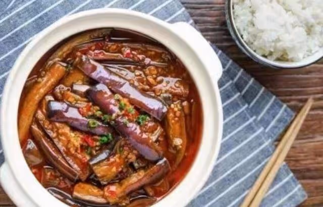 教你做家常魚香茄子，下飯又下酒，鮮咸適口，連吃3頓都不膩！