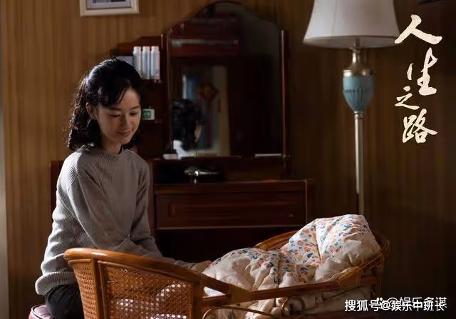 《人生之路》黃亞萍打胎去國外發展，高加林找巧珍復合，反被巧珍揍了一頓