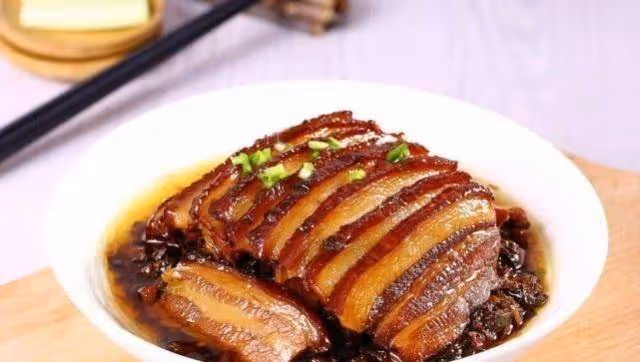 教你自己在家做扣肉,這樣做扣肉更入味,肥而不膩,吃起來更香