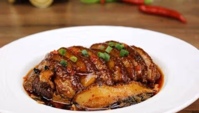 教你自己在家做扣肉,這樣做扣肉更入味,肥而不膩,吃起來更香