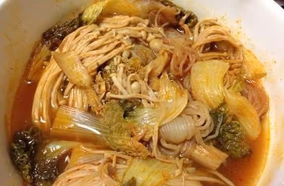 無論家裡再沒錢,這5種冰箱「隔夜菜」要少吃,對家人健康有影響