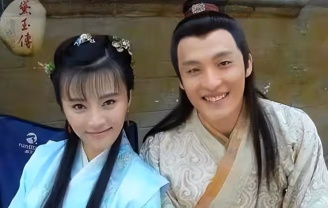 上戲02級同學會現場曝光，孫藝洲雷佳音娶同班同學，杜若溪嫁男神