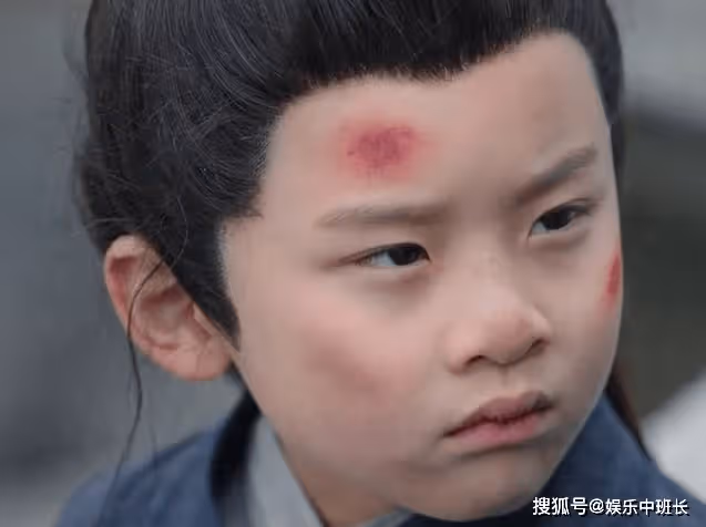《長月燼明》澹臺燼瘦弱的原因是什麼？澹臺燼為什麼能滅盡仙門？