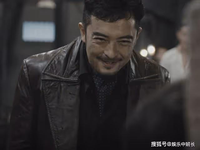 《薄冰》彭冠英多面間諜身份曝光，一個眼神秒殺全場，演技太炸裂了