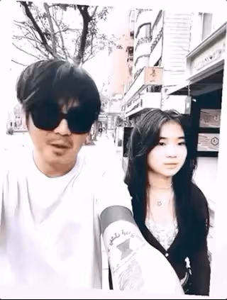 吳速玲帶兒女韓國慶生，Grace露小蠻腰不讓媽媽親，前夫曹格點贊