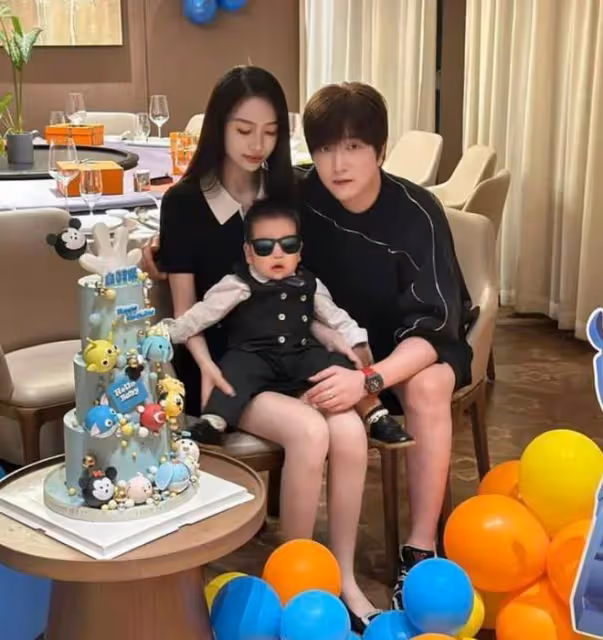 網紅白冰官宣老婆懷二胎!直言想打胎遭怒罵,5月前首曬一歲兒子