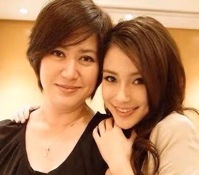 難怪黃曉明會提出離婚!Baby是如何將一手好牌,打成今日這樣的?