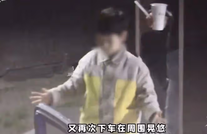 Angelababy拍戲獲兒子探班,6歲小海綿放聲高歌,baby表情好寵溺