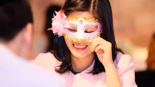 相親時男方主動邀請去高檔餐廳消費，姑娘婉拒：喝杯咖啡就行