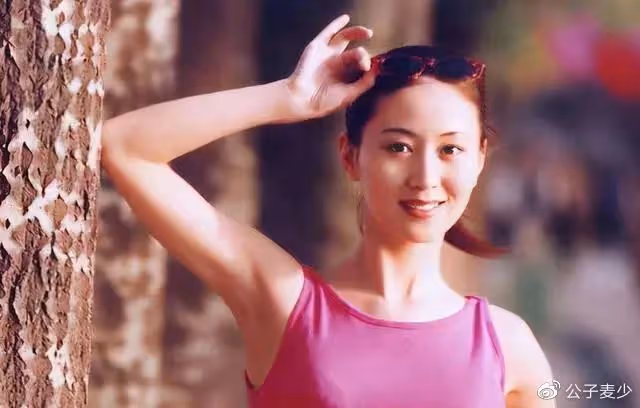 湯加麗:因「人體模特」和丈夫離婚,被父母趕出家門,今孤身一人