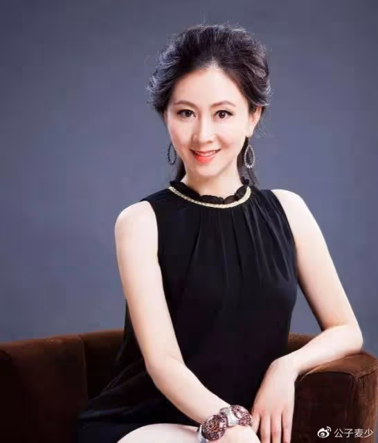 湯加麗:因「人體模特」和丈夫離婚,被父母趕出家門,今孤身一人