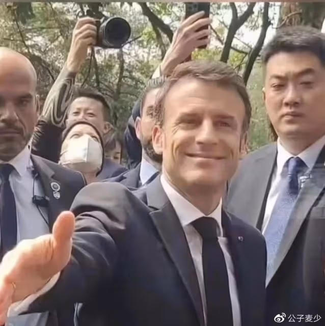 馬克龍亮相中山大學享受巨星待遇!鞏俐缺席,隨行小姐姐火出圈?