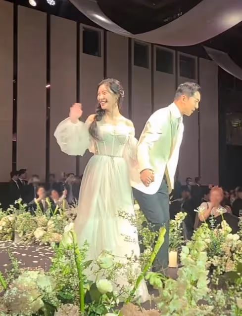 李多寅懷孕了?李昇基李多寅婚禮照引疑惑,姐姐李侑菲有暗示?