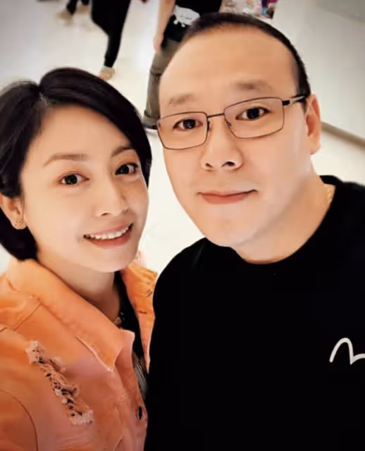 43歲女星承認情變,老公曾在國外招妓流出不雅照,還被曝參與走私