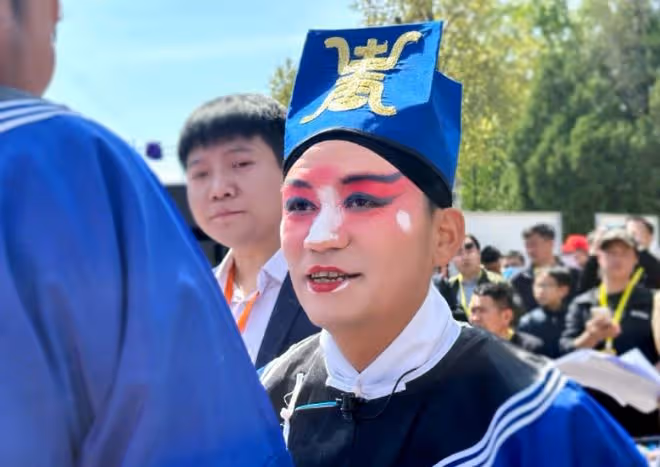 馮清成老賴恐是第二個馬蓉?王寶強老家唱戲疑不知情,自稱很幸福