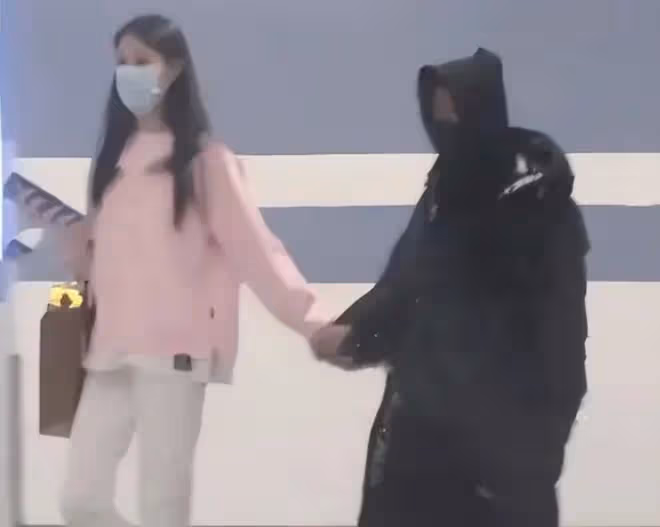 馮清成老賴恐是第二個馬蓉?王寶強老家唱戲疑不知情,自稱很幸福