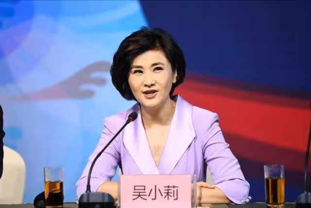 2000年，主持人吳小莉和親哥浙江相認，對方一貧如洗她幫沒幫親哥