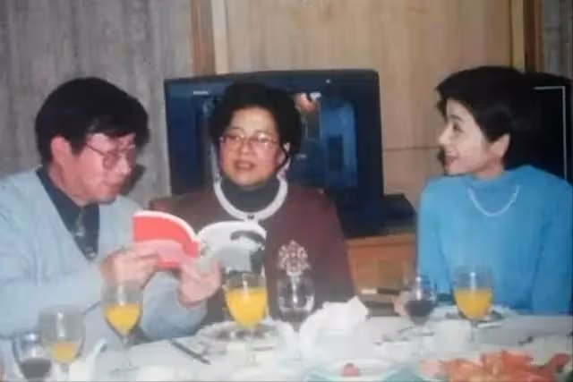 2000年，主持人吳小莉和親哥浙江相認，對方一貧如洗她幫沒幫親哥