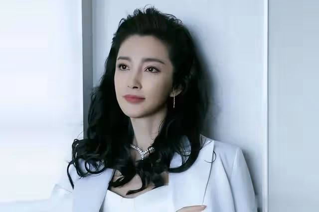 中國標緻的美人臉,劉亦菲劉詩詩李冰冰上榜,你的女神在這嗎?