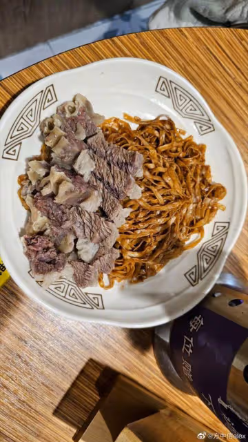 知名港星罕見現身上海!低調巡視店鋪業務,身形消瘦被懷疑患病