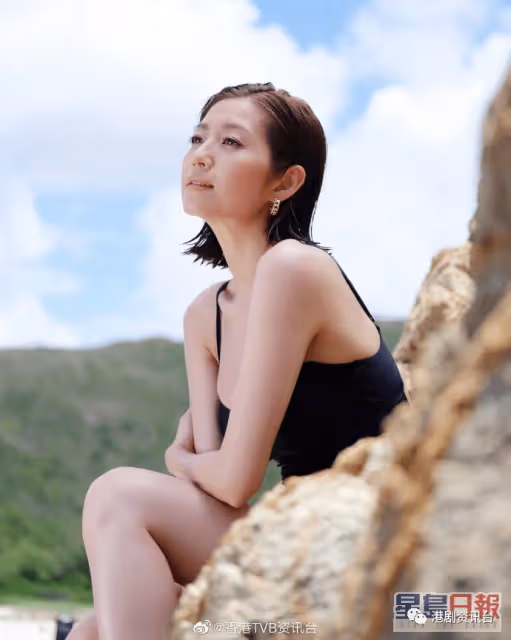 41歲陳自瑤曬白滑美乳有感而發！王浩信不點贊被網民寸唔知足