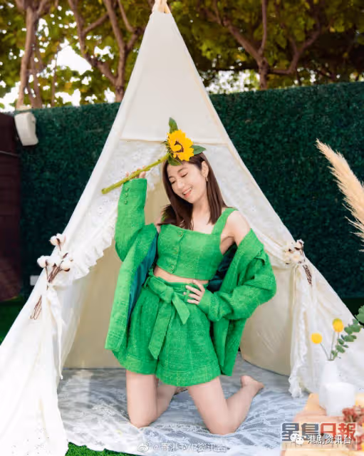 41歲陳自瑤曬白滑美乳有感而發!王浩信不點贊被網民寸唔知足