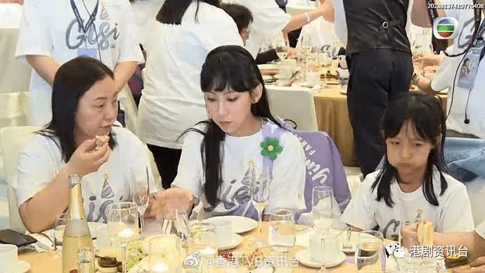 炎明熹明天18歲生日!偕500歌迷慶祝感動落淚