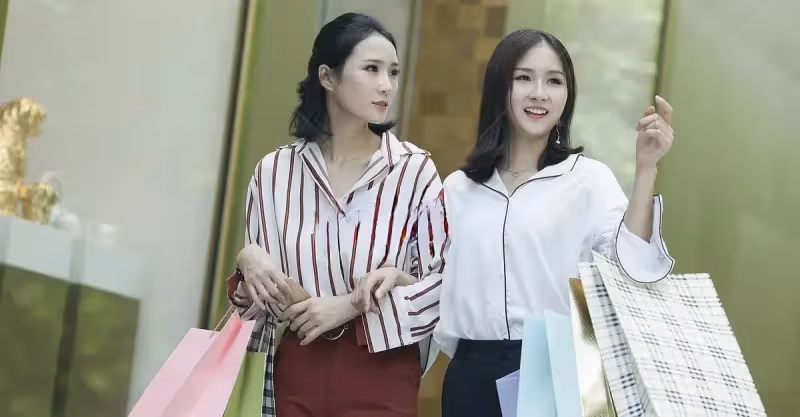 閨蜜離婚後，經常到我家蹭飯，我很不高興，但她卻樂在其中