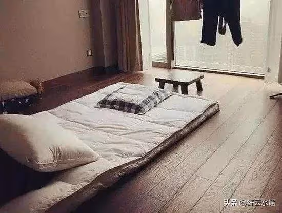 閨蜜離婚後,經常到我家蹭飯,我很不高興,但她卻樂在其中