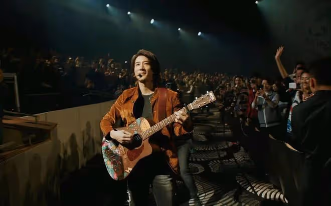 霍建華被曝精神失常後露面!滿臉通紅唱傷感情歌,王力宏也現身