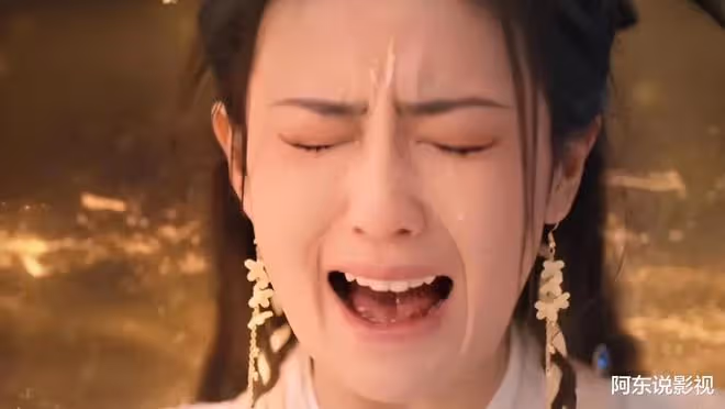 長月燼明:頂著苦瓜臉卻要演「天下第一美女」,誰審美出了問題?