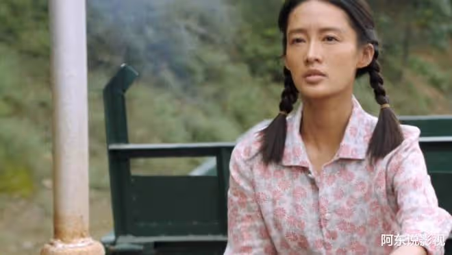 長月燼明:頂著苦瓜臉卻要演「天下第一美女」,誰審美出了問題?