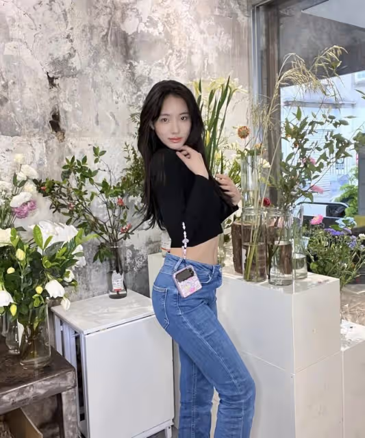 再接新代言!小S二女兒再曬廣告大片,露小蠻腰氣質不輸林志玲