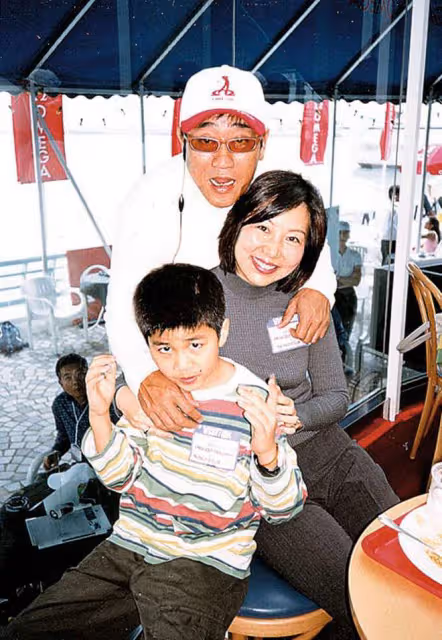 柯受良小兒子當電影導演,感謝劉德華特別出演!近照曝光高大帥氣