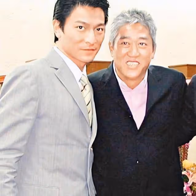 柯受良小兒子當電影導演,感謝劉德華特別出演!近照曝光高大帥氣